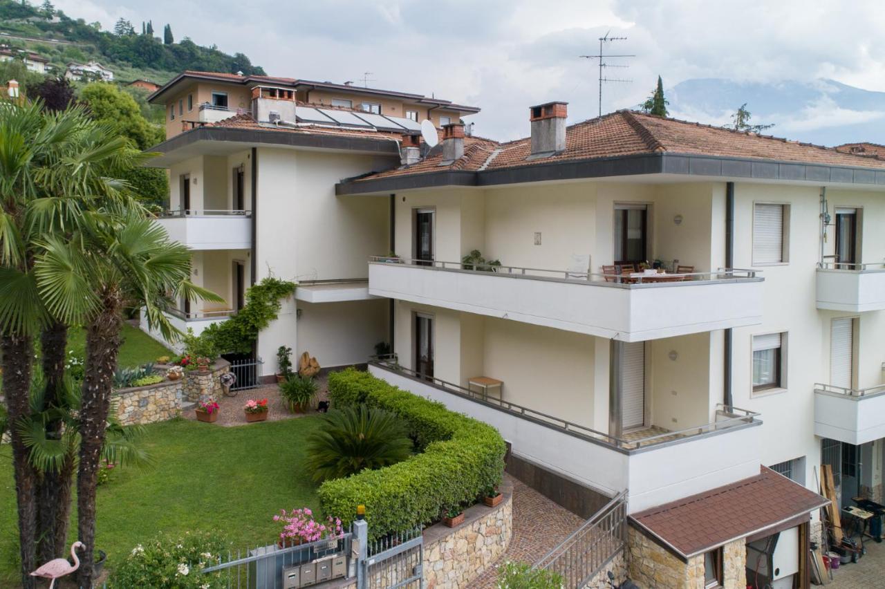 Apartments Leonardi Riva del Garda Bagian luar foto